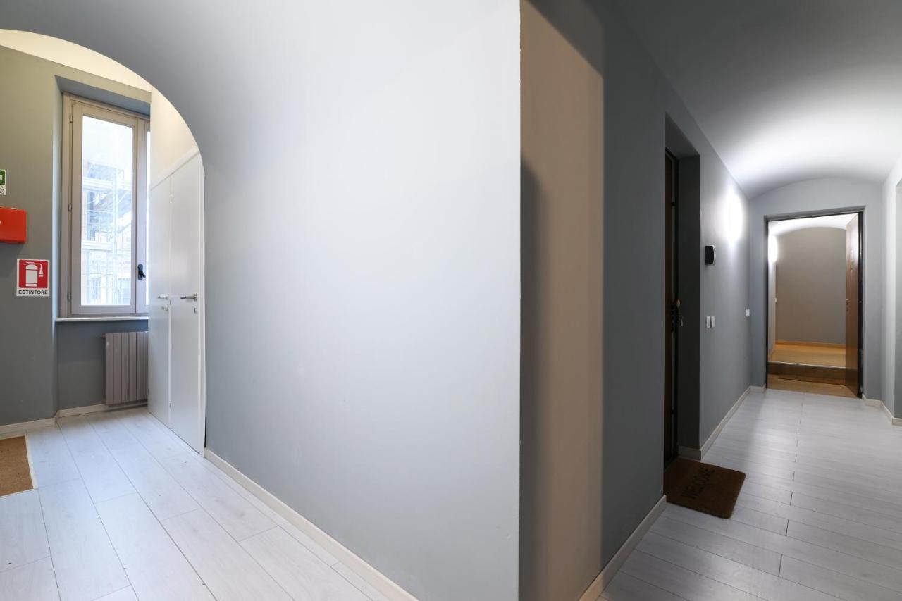 Luminoso Appartamento Con Balcone In Cadorna Milão Exterior foto